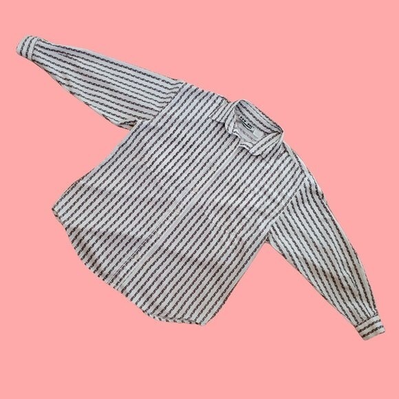 Vintage 90's Row One White Floral Oversized Button-Up Shirt - Picture 2 of 10